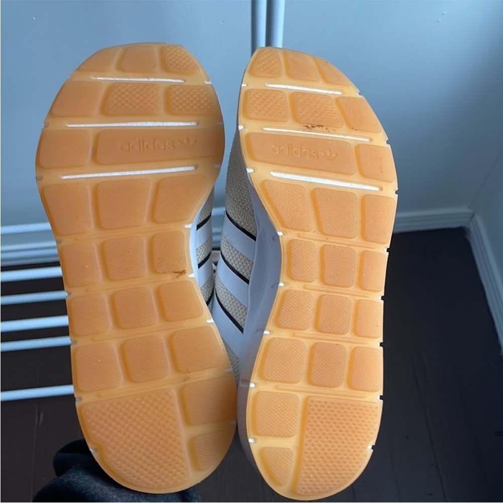 Adidas Swift Run - image 4